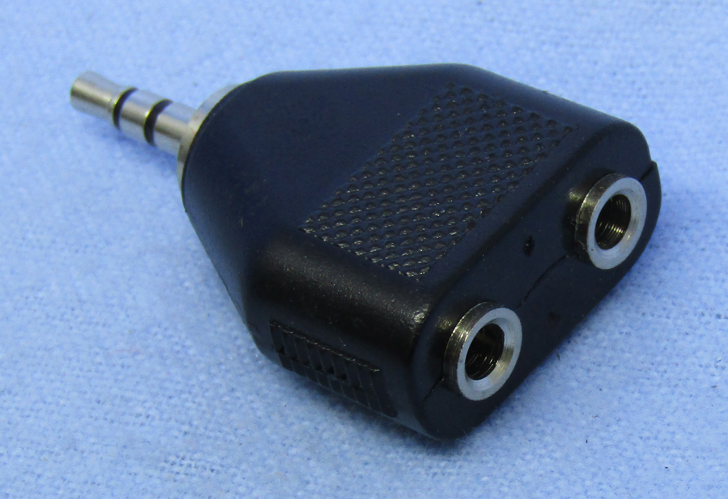 Y CONNECTOR