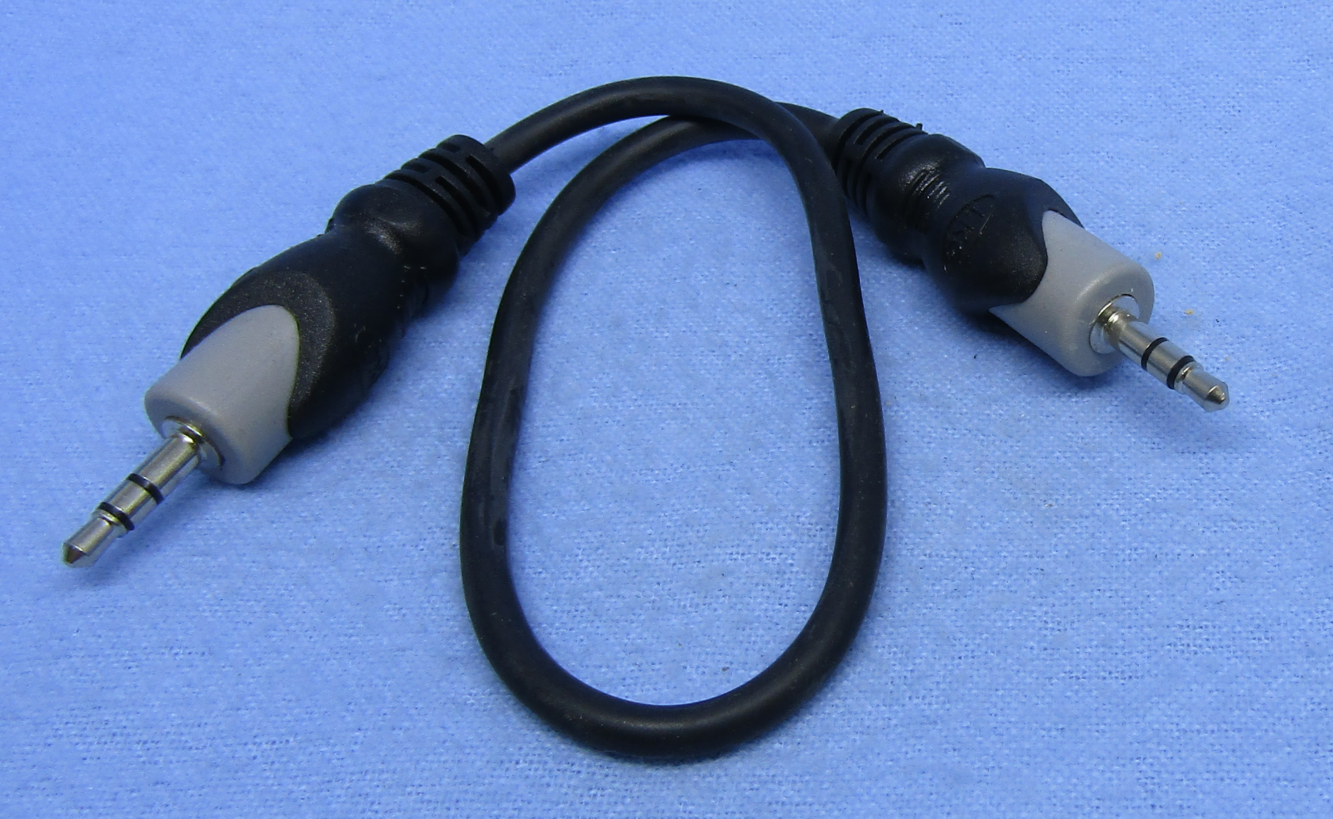 6' 3.5mm Stereo Mini Plug on both ends, Black