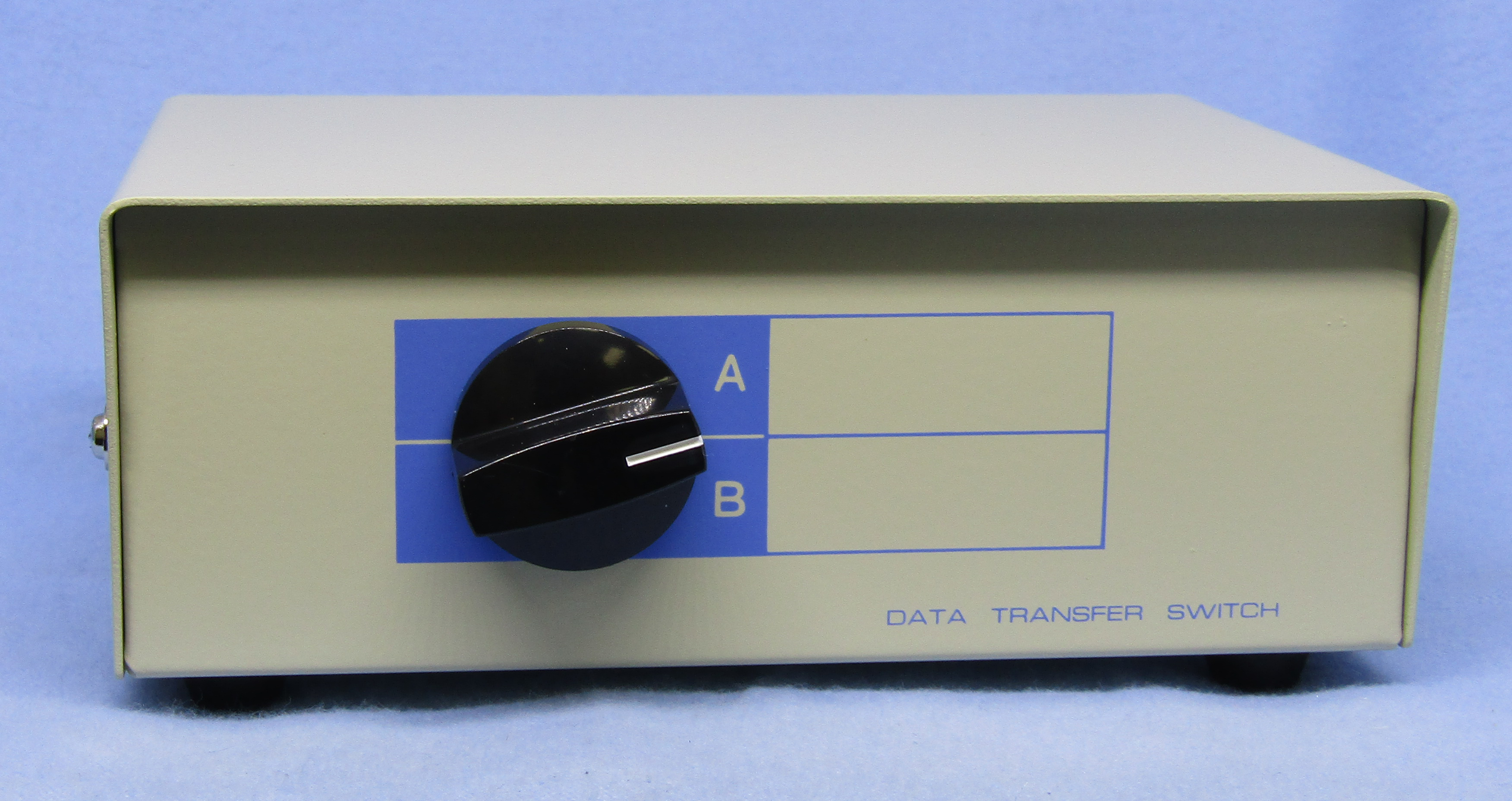 MINI DIN 8 A/B SWITCH