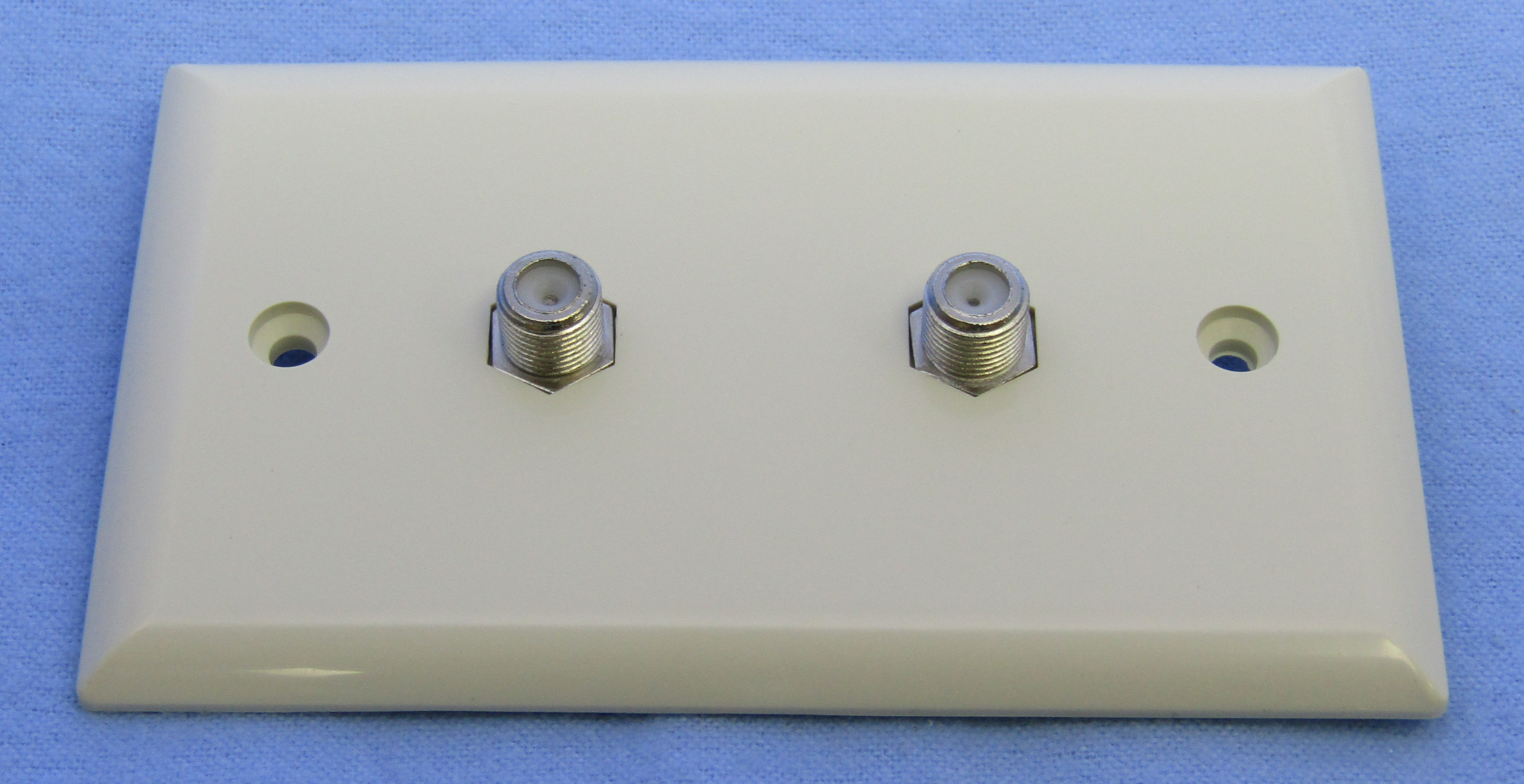DUAL F WALL PLATE-LT ALMOND