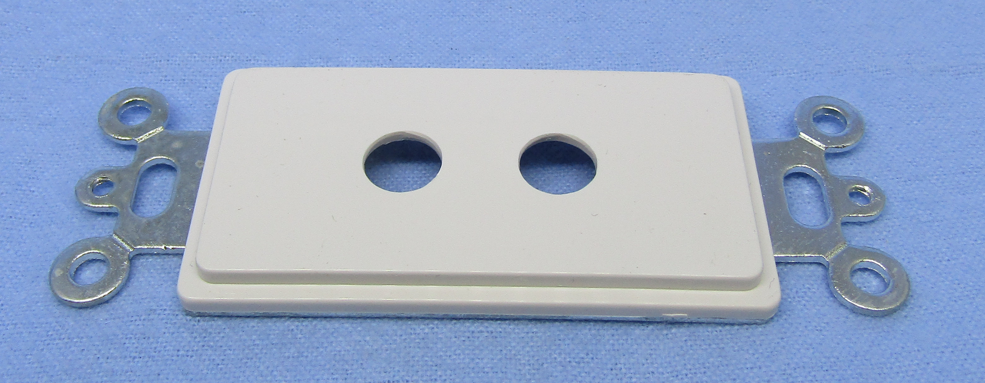 WHITE PLATE 2 HOLE