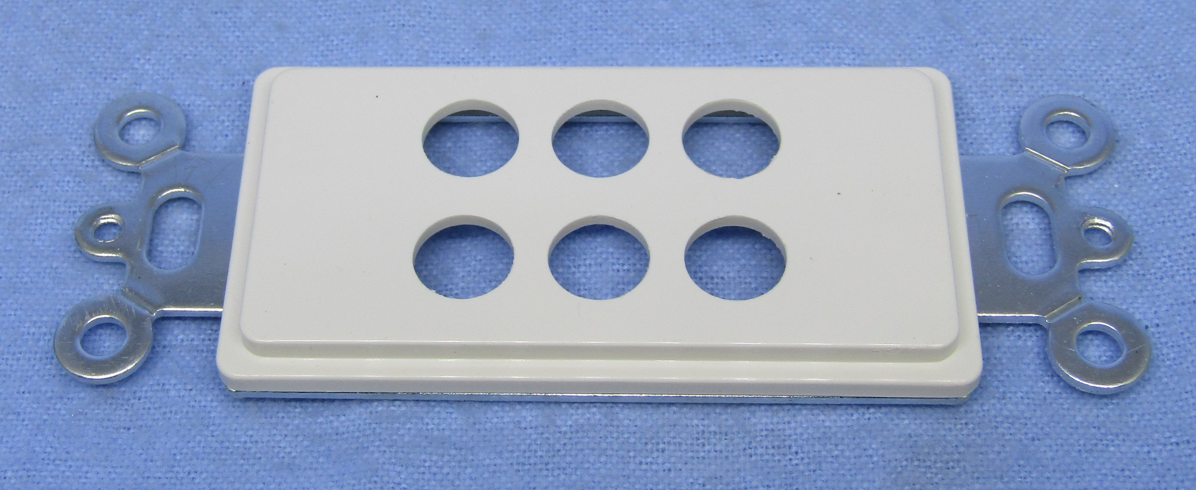 WHITE PLATE 6 HOLE