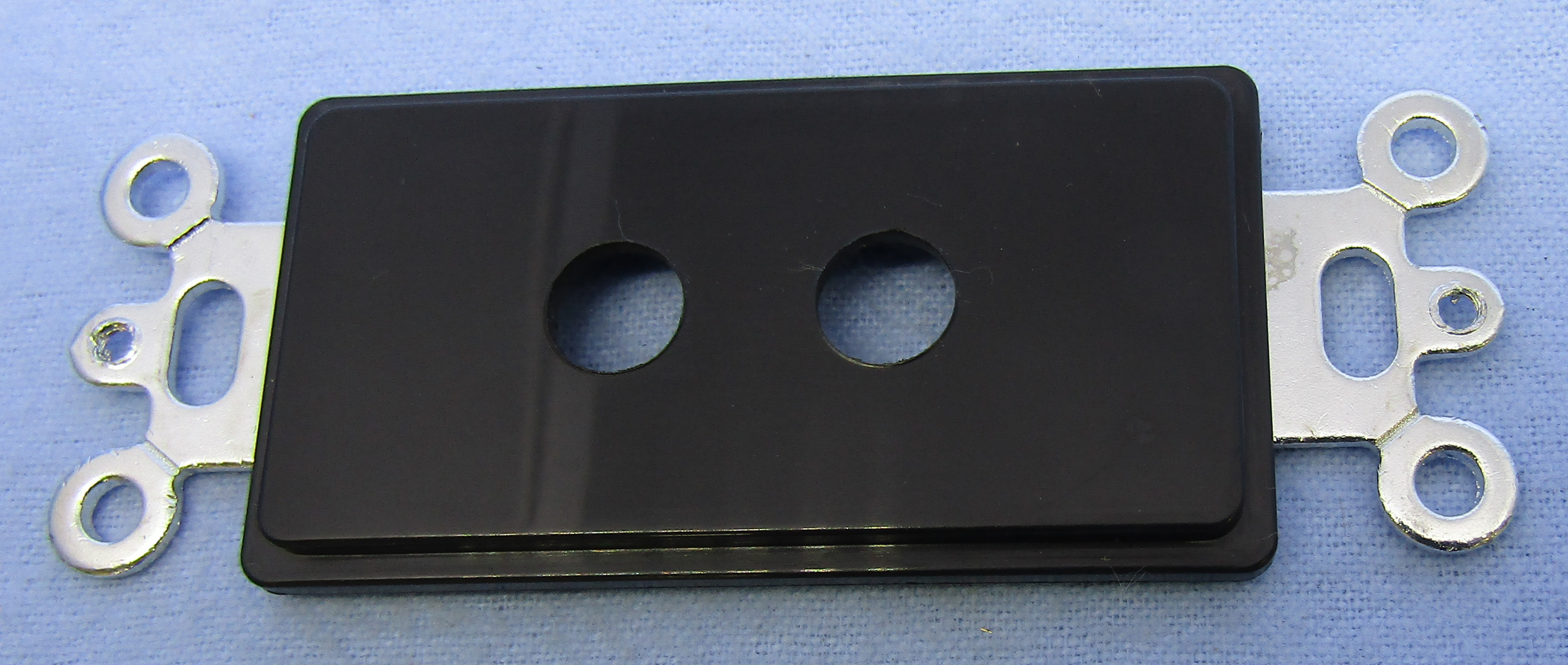 BLACK PLATE 2 HOLE