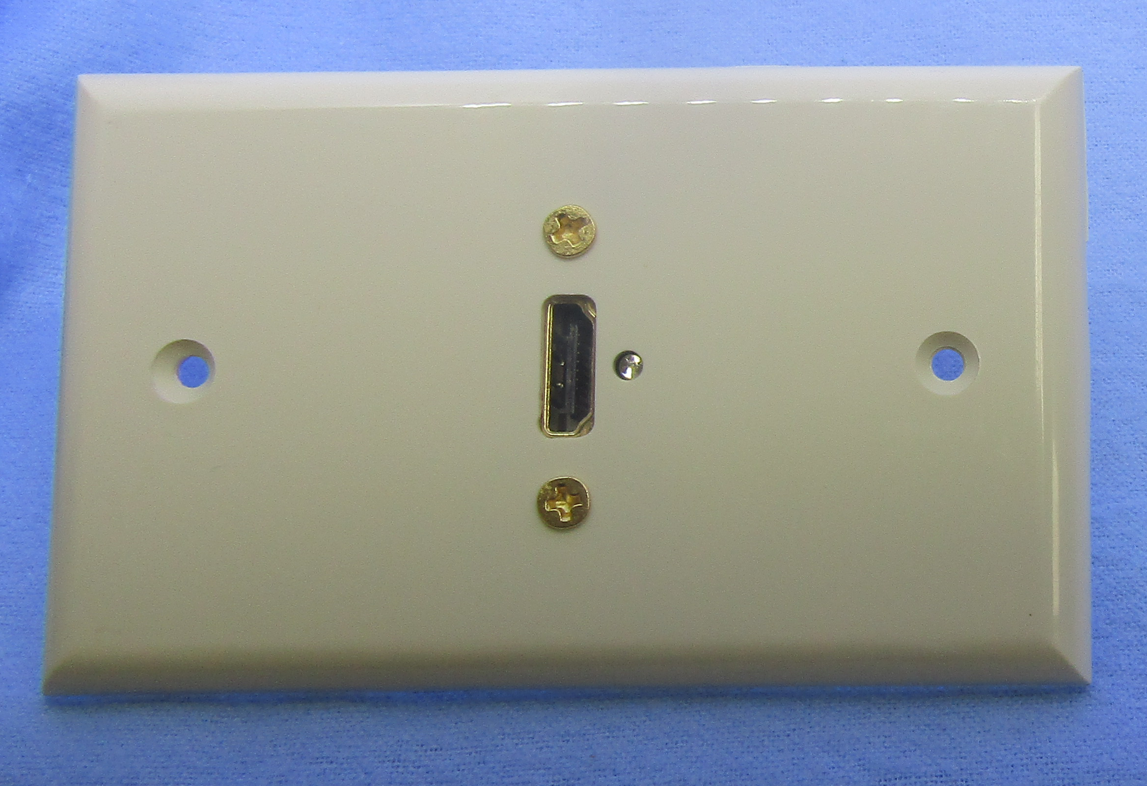 Std. Wall Plate HDMI, Solderless - Lt. Almond