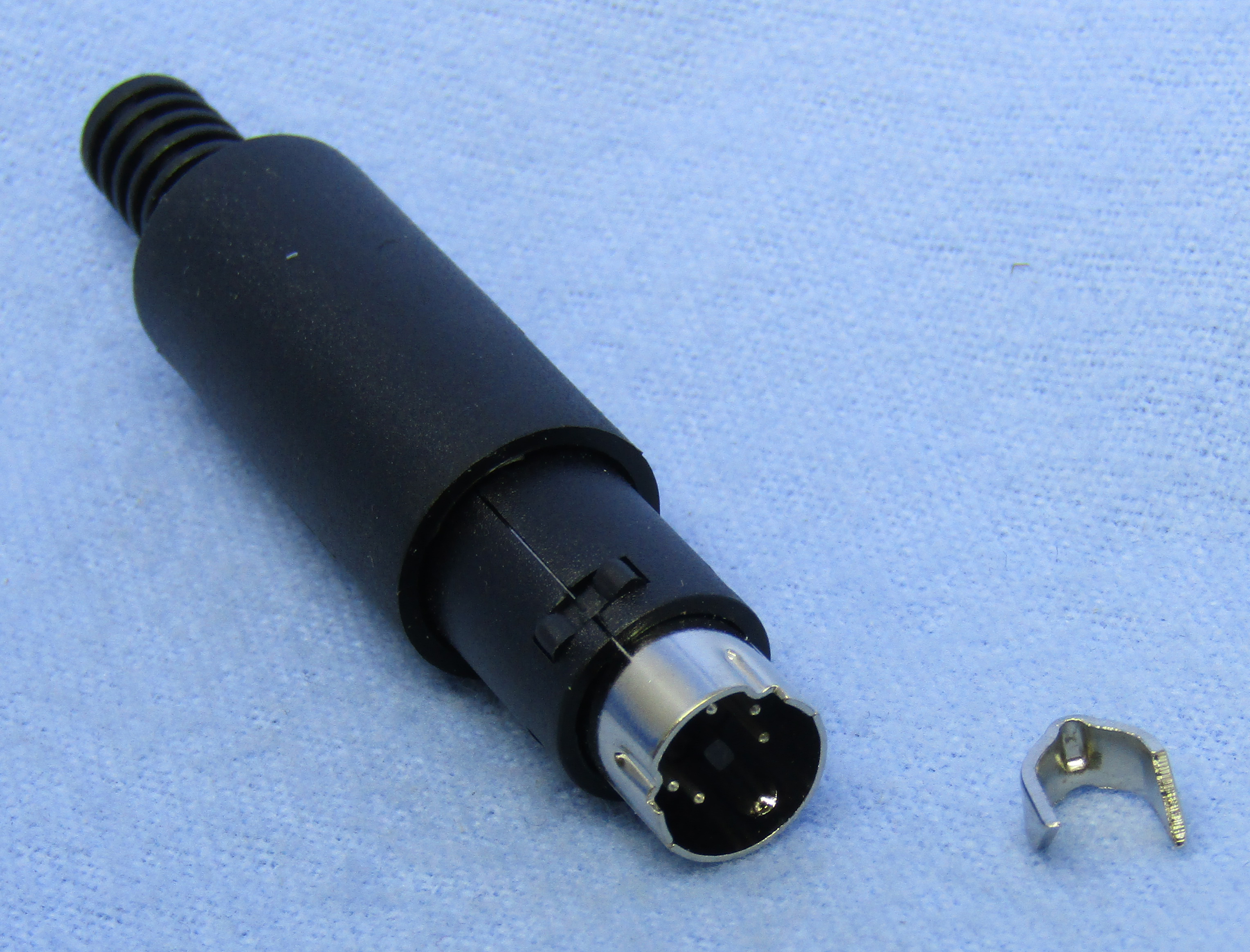 MINI DIN PLUG